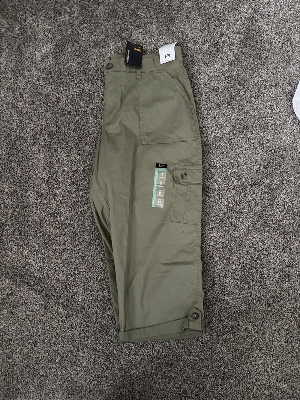 Lee Woman’s Olive Cargo Utility Capris